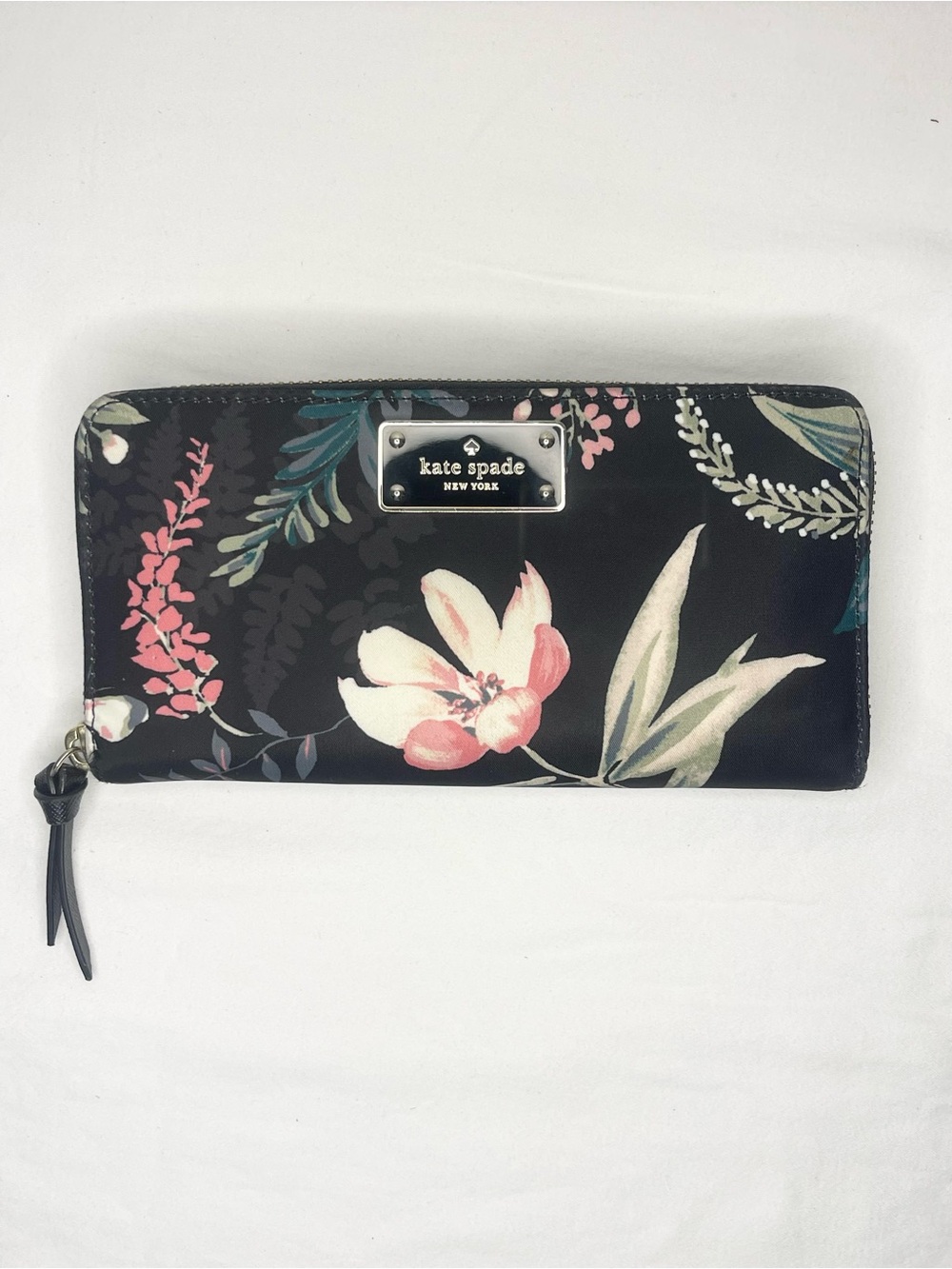 Kate Spade New York Wilson Road Botanical Neda Wallet EUC